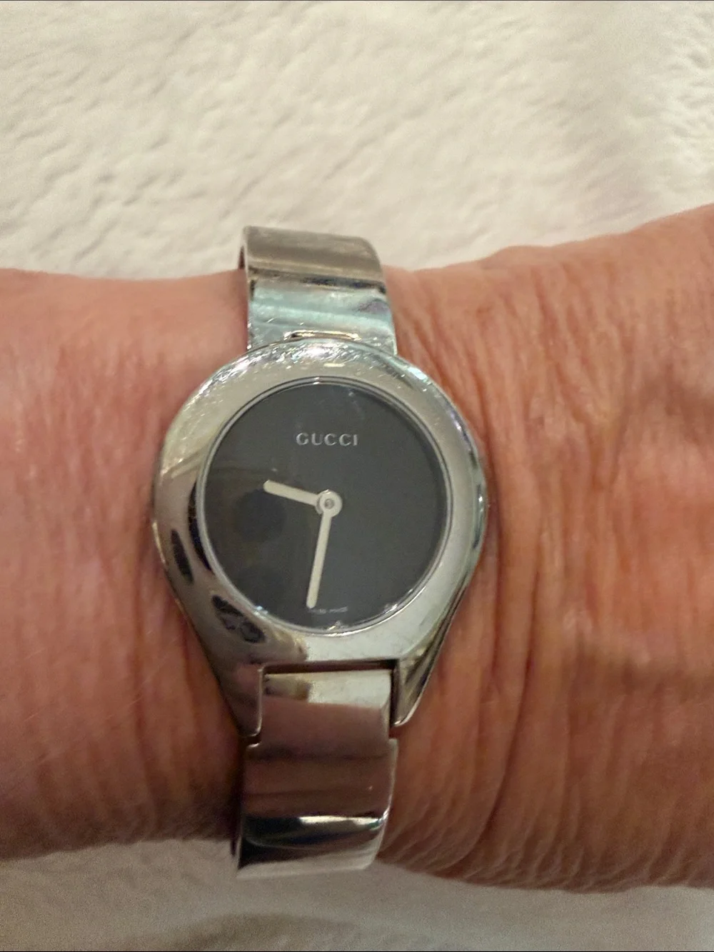 Gucci Silver and Black Women's Stainless Steel Bracelet Watch